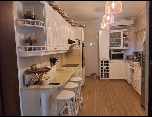 4 BEDROOM HOUSE FOR SALE IN COWIES HILL PARK